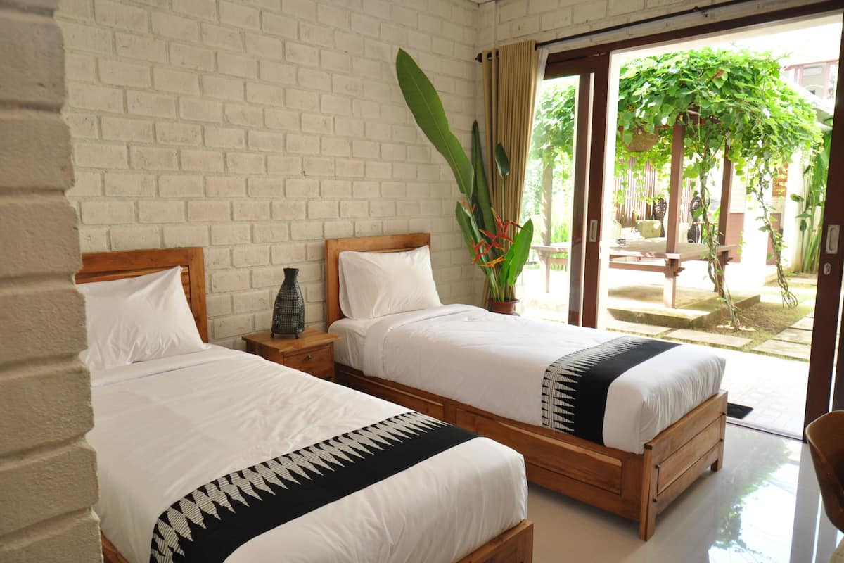 Standaard Twin kamer | Een bureau, wifi, beddengoed