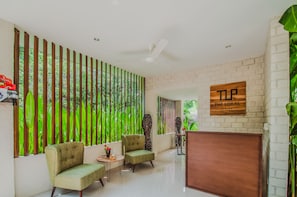 Reception - The Lokal Penida (Penida Island)