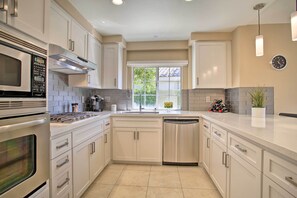 Fridge, microwave, stovetop, dishwasher