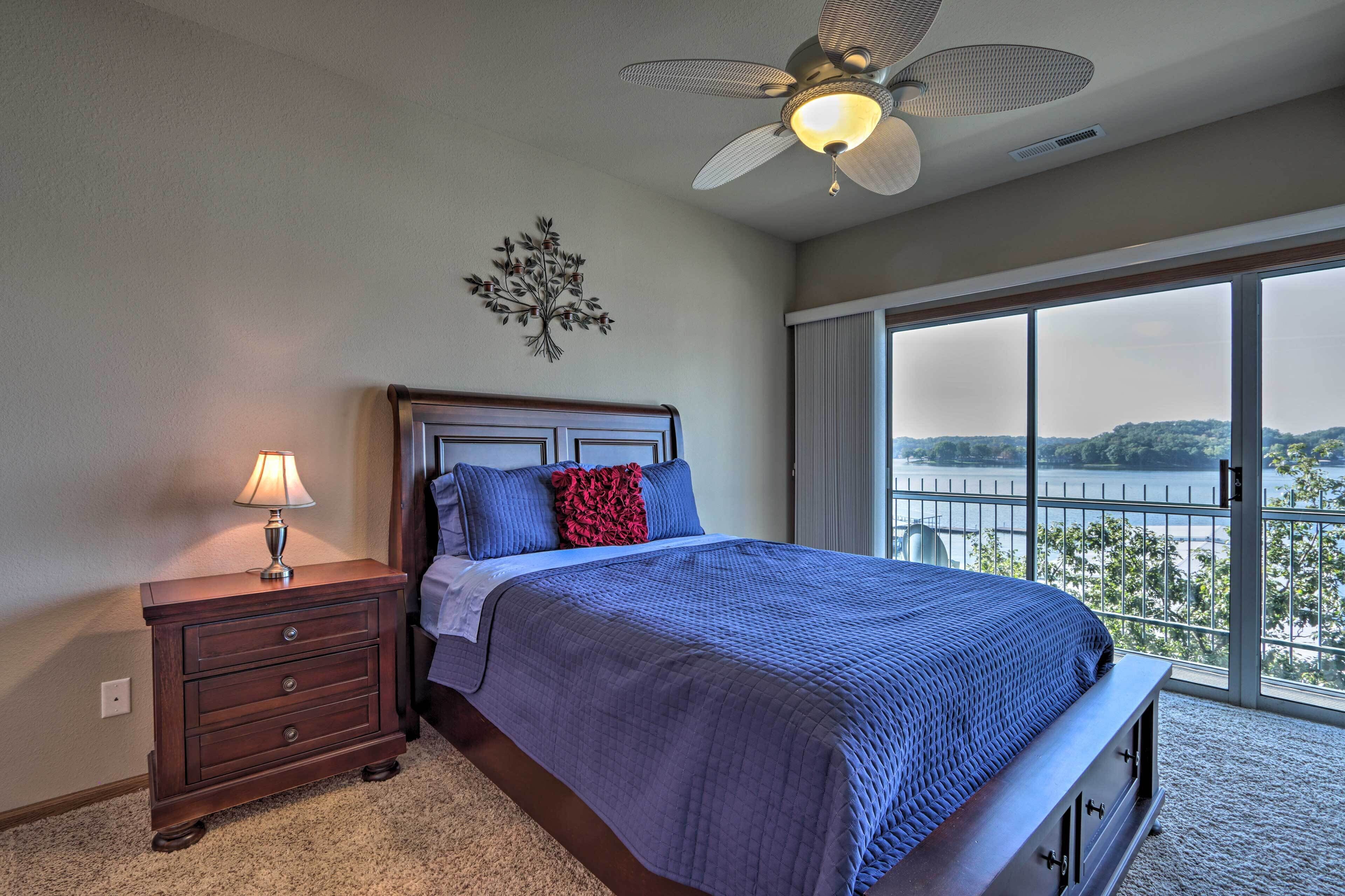 3 bedrooms, iron/ironing board, internet, bed sheets