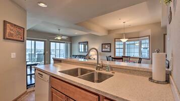 Fridge, microwave, stovetop, dishwasher