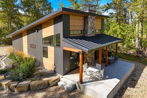 Rock Creek Retreat: Creekside Cabin Near Red Lodge