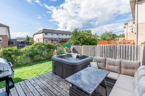 Family Townhome, 3 Bedrooms, Hot Tub | View from room