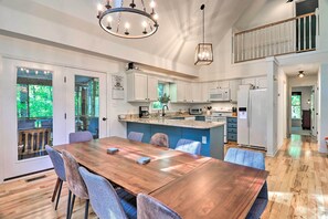 Dining - 2 Mi to Sapphire Resort: Home w/ Hot Tub & Games! (Sapphire)