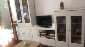 Interior - Beautiful apartment in Comillas, private garden, 10m from the Capricho de Gaudi  (Comillas)