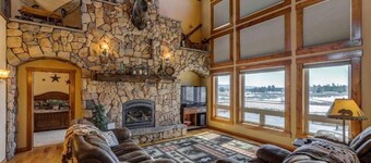 Enchanting Donnelly Home w/ Acreage & Nice Deck!