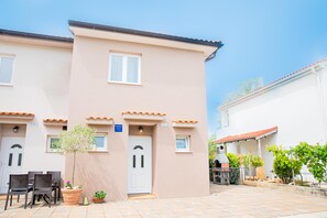 Villa | Exterior