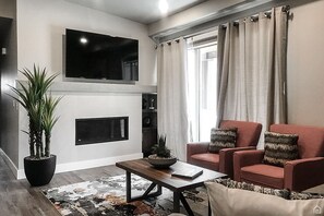 Smart TV, DVD player