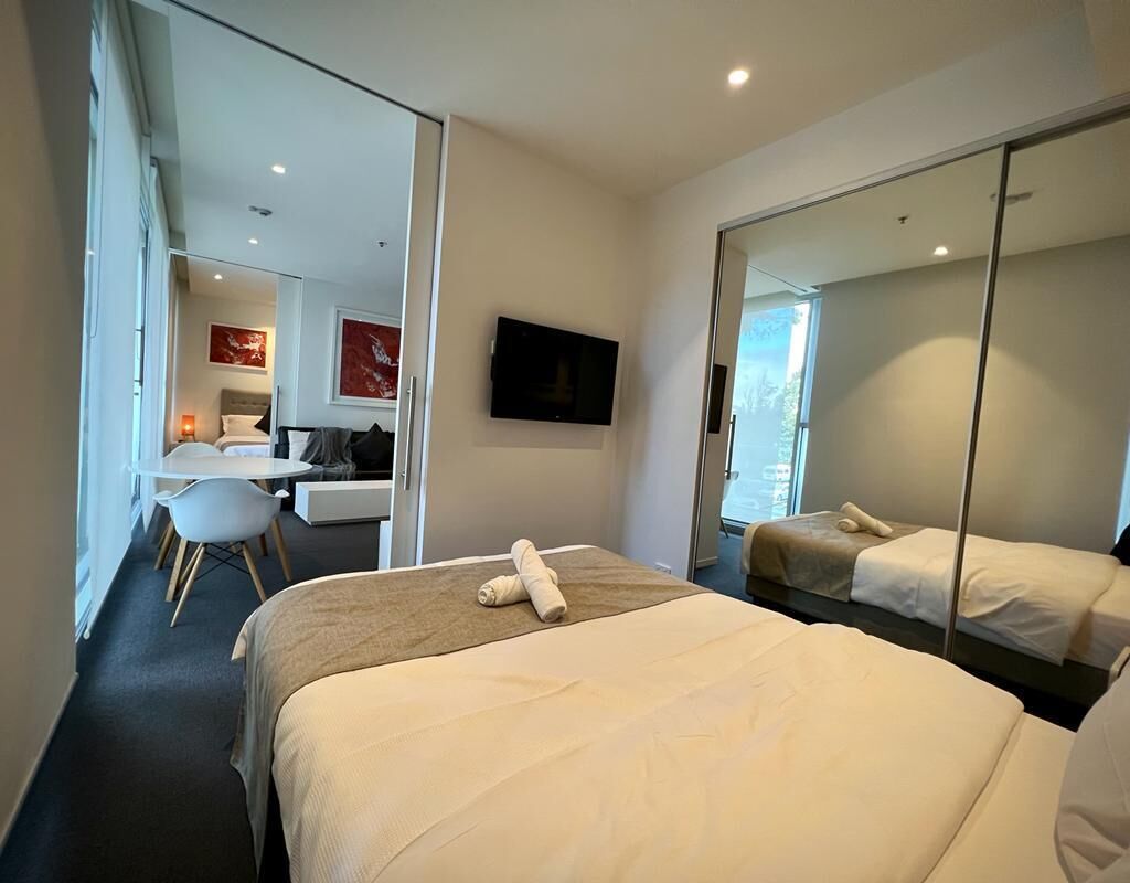 Luxury 2 Bedroom Suite near Adelaide — image 15