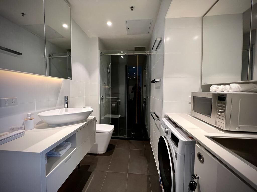 Luxury 2 Bedroom Suite near Adelaide — image 18