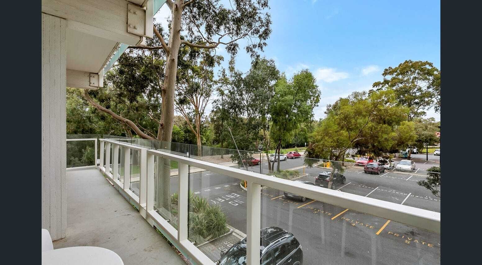 Luxury 2 Bedroom Suite near Adelaide — image 21