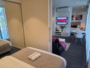 2 habitaciones, tabla de planchar con plancha y wifi gratis
