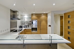 冰箱、烤箱、炉灶、洗碗机