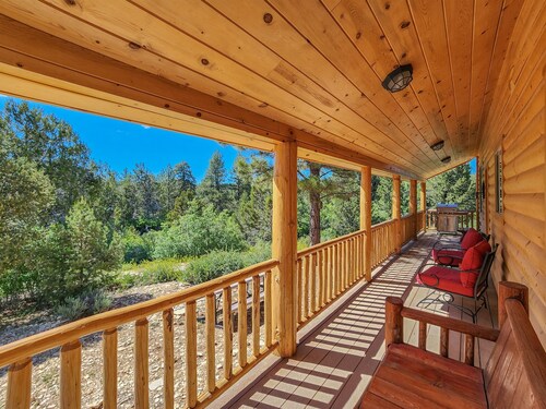 Log Cabin Zion Retreat| Where Milky Way Meets Zion