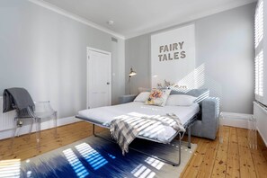 3 chambres, bureau, Wi-Fi, draps fournis