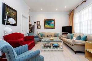 Televisie en een open haard