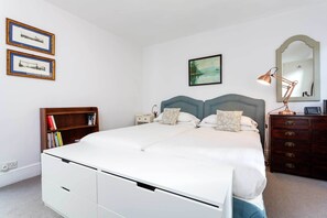 3 多间卧室、办公桌、WiFi、床单