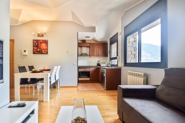 Smart TV - Charming Penthouse near Caldea HUT-6793 (Las Escaldas)