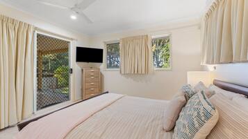 4 bedrooms, free WiFi