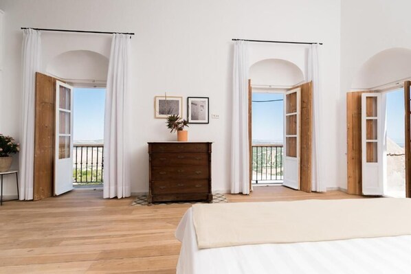 Iron/ironing board, free WiFi