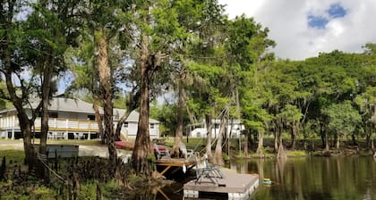 Charming Waterfront Cottage