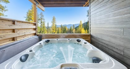 Mountain Retreat w/ Views of Lake Pend Oreille
