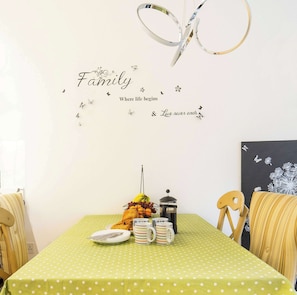 Dining - Modern duplex in Ealing Common (London)