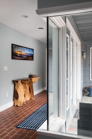 Interior - Sandbar Cedar Cottage on Lake Leelanau (Cedar)