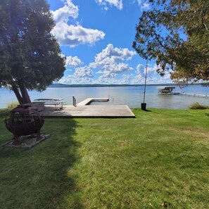 Property grounds - Sandbar Cedar Cottage on Lake Leelanau (Cedar)