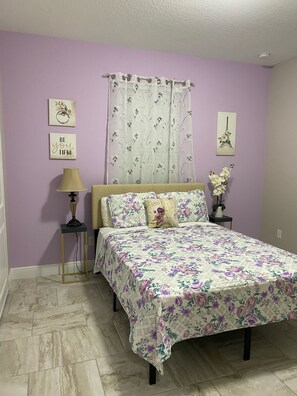 2 bedrooms, desk, iron/ironing board, travel crib