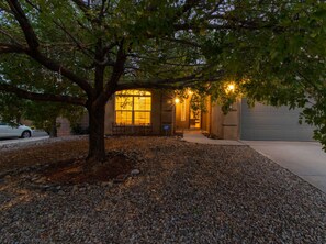 Exterior - Ventana Views - An Irvie Home (Albuquerque)