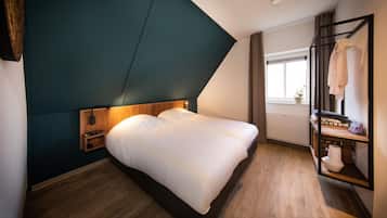 4 bedrooms, WiFi, bed sheets