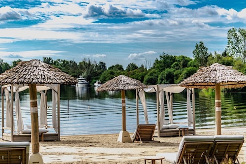 Luxe 16p - Eight Bedroom Villa, Sleeps 16