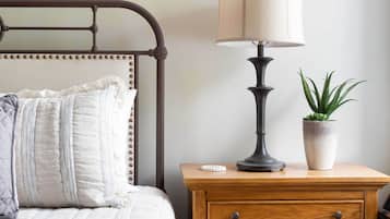 2 habitaciones, tabla de planchar con plancha, wifi y ropa de cama