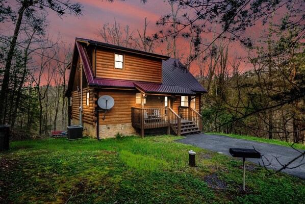 Exterior - Peace + Quiet! 3/3; 1 acre; 15 min to downtown PF! (Pittman Center)