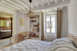 4 habitaciones, escritorio, tabla de planchar con plancha y wifi gratis 