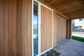 Exterior detail - Ruru Retreat, Hot Tub, BBQ, Parking, Fireplace (Queenstown)