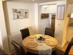 Cottage | Dining