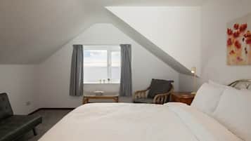 6 bedrooms, iron/ironing board, travel cot, WiFi