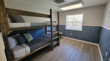 7 bedrooms, WiFi, bed sheets, wheelchair access
