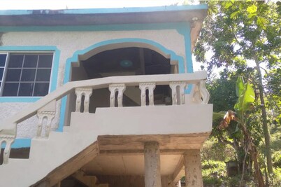 Lovely 1-bed Cottage in St Catherine