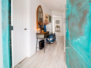 Cottage | 4 bedrooms, individually decorated, individually furnished, free WiFi