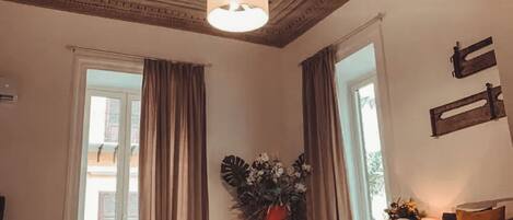 TV connectée, livres, imprimantes