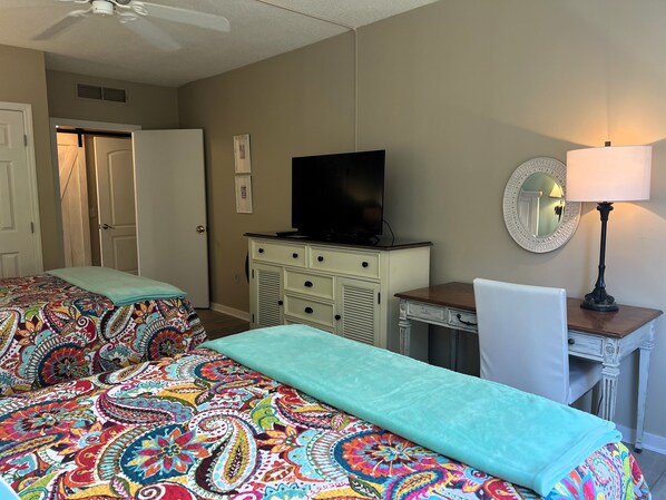 Condo (2 Bedrooms) | Property amenity