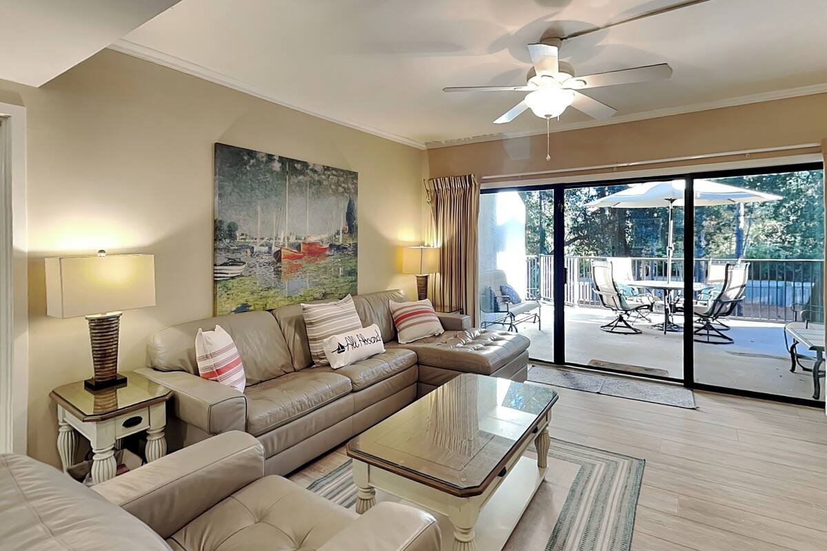 Kondominium (2 Bedrooms) | Bagian depan properti