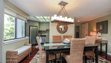 Condo (2 Bedrooms) | Property amenity