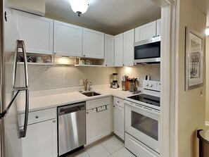 Condo (2 Bedrooms) | Servicio de la propiedad