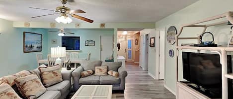 Condo (3 Bedrooms) | Front of property