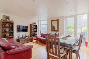 Tv, eldstad, Netflix och streamingtjänster