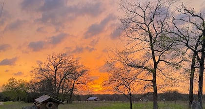 Entire Country Farmhouse Retreat